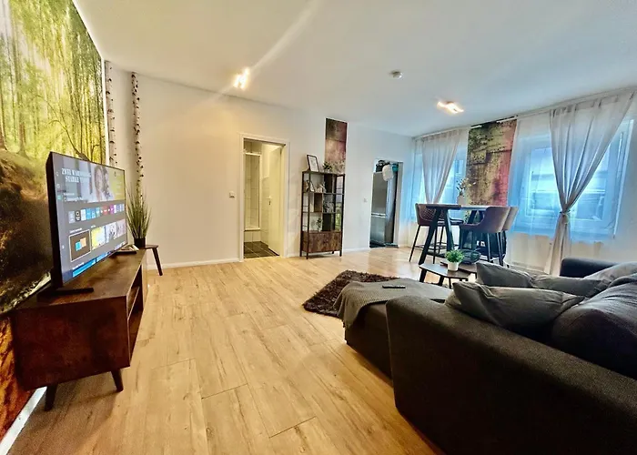 Apartment-am-stadtbrunnen,50m2,kueche,2 Schlafzimmer,kfz Parkplatz,terrasse,waschmaschine דירה קוטבוס